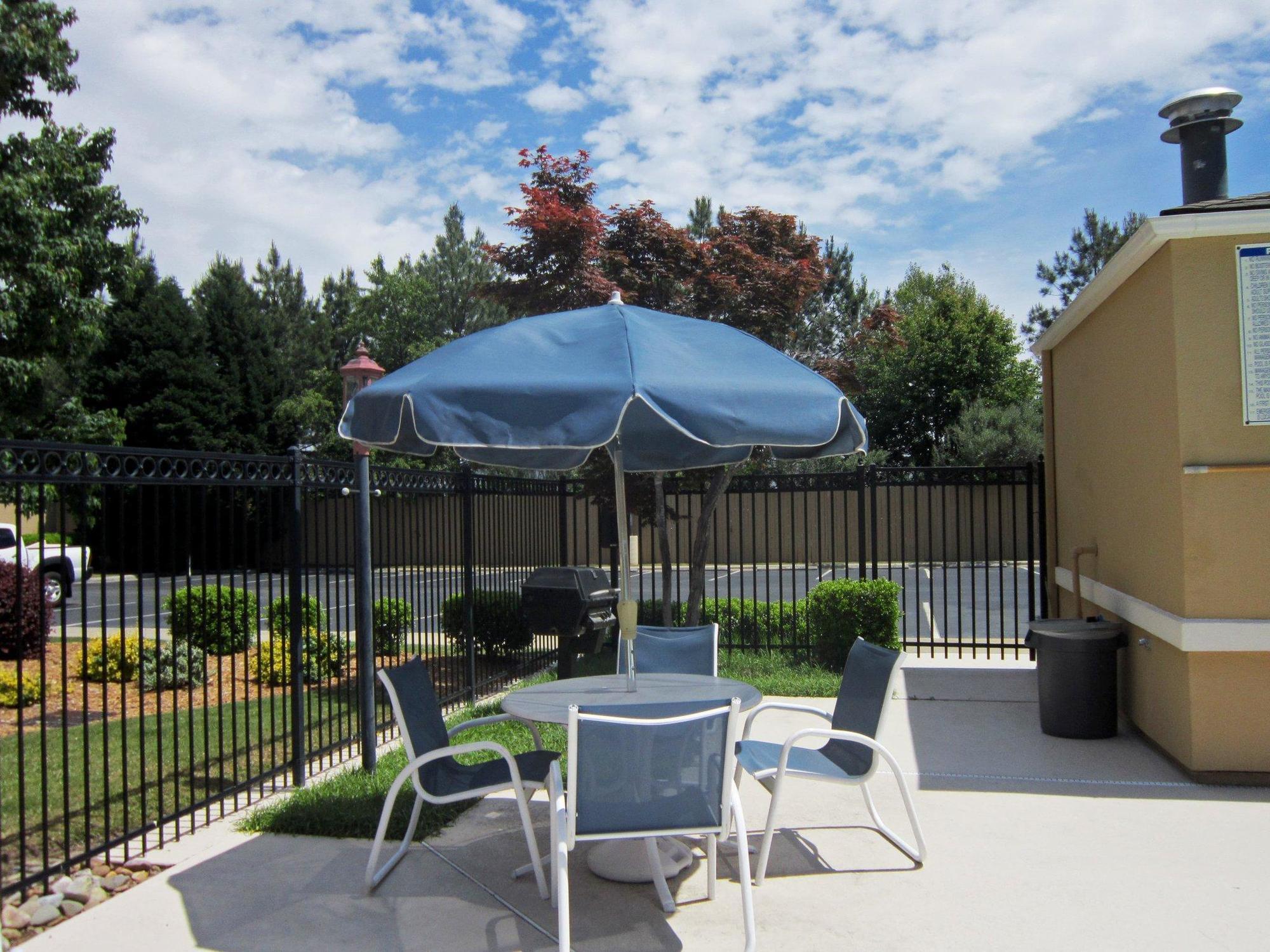 Extended Stay America Suites - Fayetteville - Fort Bragg Exterior photo
